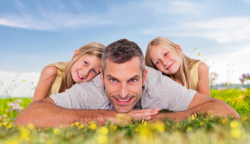 Header_Kids_Vater_Wiese_AdobeStock_96678150_Robert_Kneschke_54240038_WavebreakmediaMicro